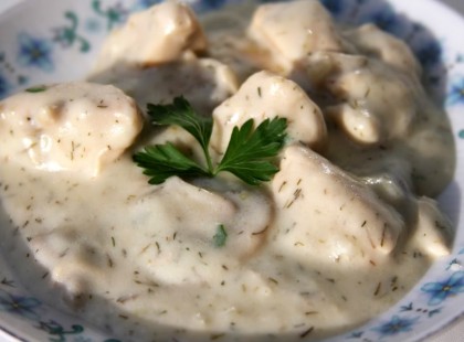 Isteni kapros tejfölös ragu sült húsból 15 perc alatt!