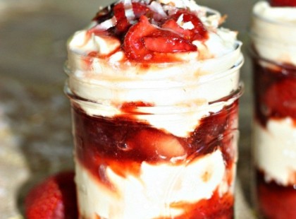 Joghurtos almakrém és egy tejszínes gyümölcskrém! Kihagyhatatlan desszert