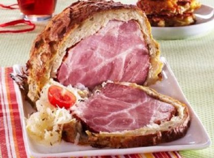 Kenyértésztában sült csülök, igazi ünnepi csoda!