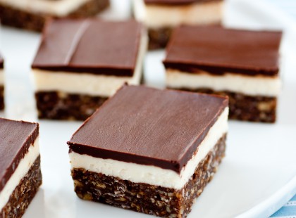 Kókuszkrémes kekszes finomság – sütés nélküli édes bűbáj!