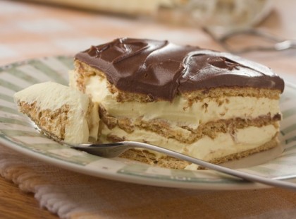 Könnyű krémes szelet és még a sütőt sem kell bekapcsolni hozzá!