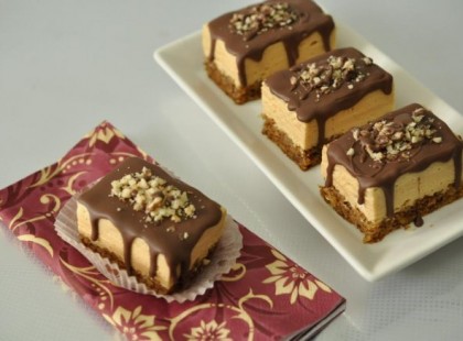 Mámorító karamellkrémes szelet – diós piskótával! Csupa élvezet!