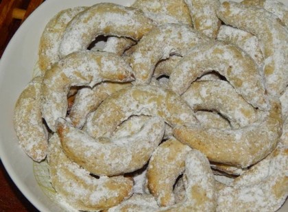 Mennyei, omlós diós kiflicskék tojás nélkül – filléres finomság percek alatt!