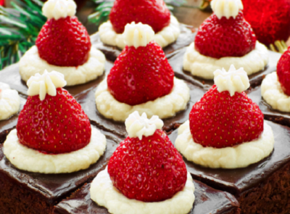 Mikulás sapkája szelet – a legcsokisabb finomsággal várjuk a Télapót!