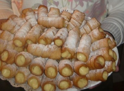 Mindenki kedvence a vaníliakrémmel töltött habroló!