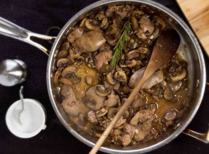 Mustáros gombás csirkemáj – gyors és fenséges vacsora!