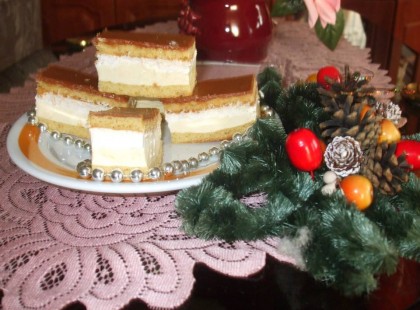 Nagyon finom, Karamellás krémes süti, el lehet veszni egy-egy falatban, de tényleg!