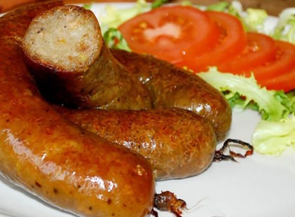 Nem csak húsból készíthetsz kolbászt! A világ legfinomabb burgonyakolbásza így készül!