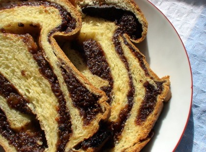 Nutellás kalács mazsolával, dióval megszórva – szájban omló, piha-puha finomság!