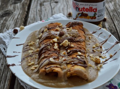 Palacsinta Nuttela krémmel leöntve remek párosítás! Nyál összefut :-)