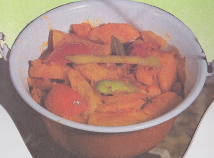 Paprikás krumpli bográcsban főzve! Ez aztán a finomság!