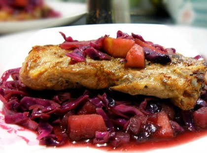 Párolt káposzta fokhagymás oldalassal ; ezt az én párom is jutalmazná, az biztos:)