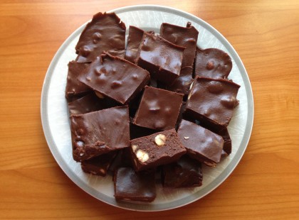 Piros mogyorós csokoládé házilag! Nekem régen ez volt a kedvencem!