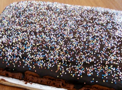 Piroska-szelet édes krémes csoda, finom csokoládémázzal!