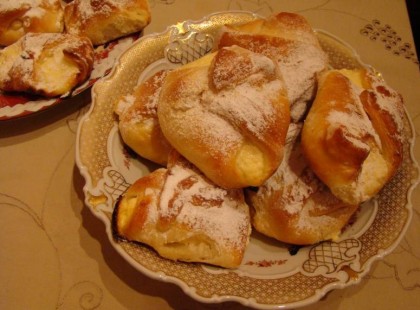 Porhanyós túrós táska (Túrós delkli) – Ez a túrós batyu puha, krémes!