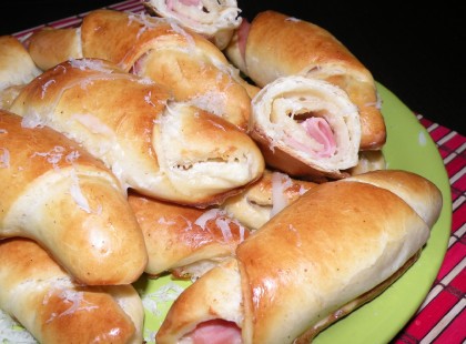 Puha és finom sonkás kifli kelesztés nélkül! Egyszerűbb elkészíteni, mint gondolnád!