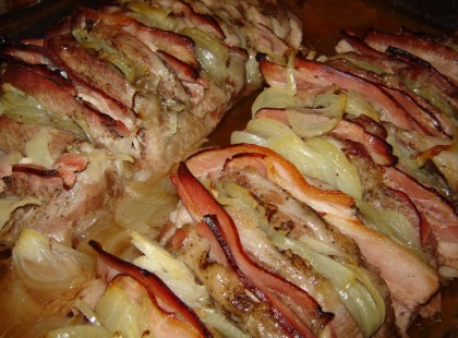 Sajttal és szalonnával töltött karaj! Nincs is ennél finomabb étel!