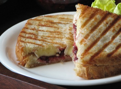 Sonkás tormás melegszendvics húsvétra! Egyszerű, laktató és finom!