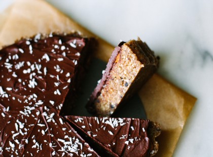 Sütés nélküli mazsolás csokoládés kekszkocka – bámulatos!