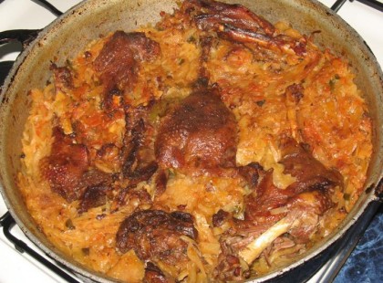 Szaftos tejfölös libacomb székelykáposztában! Ízletes húsos finomság!