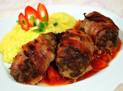 Szalonnába tekert fasírt vagdalthúsból, 45 perc alatt!