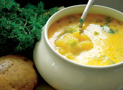 Tejfölös burgonyaleves – főzz mennyei levest, úgy mint egy mesterszakács!
