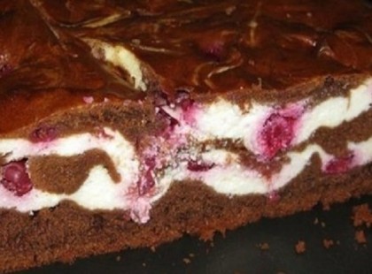 Túrókrémes meggyes finomság, egy sütemény ami kivétel nélkül mindenkinek ízlik!