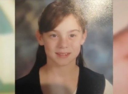 A kislány minden nap mosolygott a rendőrre – de aztán egyszer bemegy a házba és meglátja a szörnyűséget