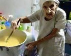 Szeretném tudni, vajon hányan fogják ezt a képet megosztani? A néni 98éves Jézusnak szolgál 47éve. Ételt főz az egyház tagoknak és takarítja a templomot. Egész életében az Urat szolgálta.Vajon megérdemel-e tőled egy szívet 