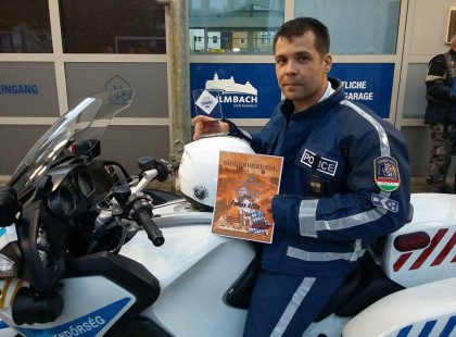 Magyar rendőr lett Európa legjobb motoros rendőre!megérdemli, hogy név szerint is megemlítsük :Farkas Attila főtörzsőrmester.Gratuláljunk neki sok lákkal!