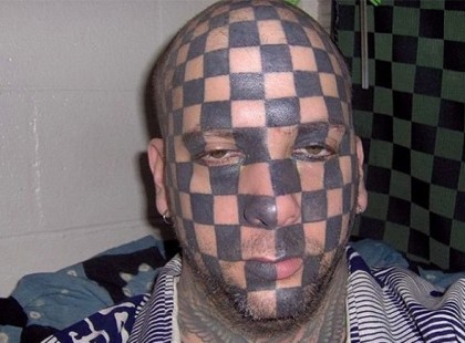 Fotósorozat 18 emberről akik nagyon megbánták a tetoválásukat. Hatodik a kedvencem :D