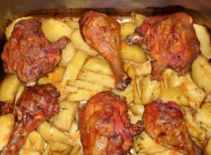 3 csirkecomb, 1 kg burgonya, néhány fűszer, hogy mi lett belőle, az fantasztikus!