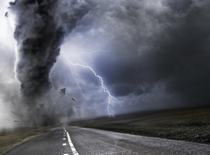 10 megyére adtak ki vészjelzést! Nagyméretű károkozó jégre, 75 km/órás szélre és felhőszakadásra figyelmeztetik a következő megyékben élőket!