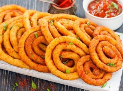 50 dkg burgonya, 2 tojás, fűszerek és már készül is a burgonyaspirál!