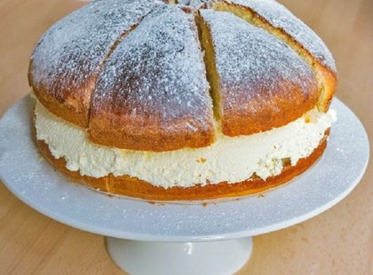 Bögrés kevert tésztából készül a világ legfinomabb túrótortája, 40 perc alatt!