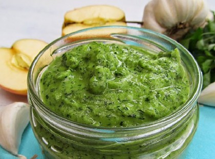 Ez a szósz tele van vitaminnal és minden húshoz, zöldséghez felszolgálhatjuk!