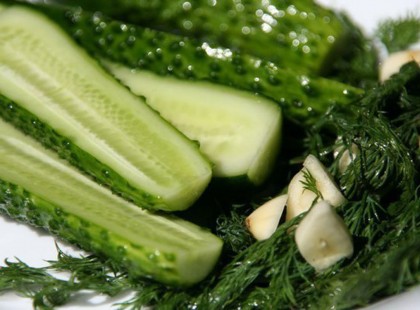 Ha nincs időd kovászos uborkát készíteni, ezt próbáld ki! 3 óra alatt ínycsiklandó különlegesség lesz az uborkából!