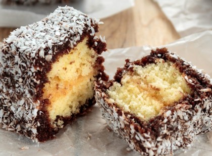 Kókuszkocka kevert tésztából, amilyen könnyen elkészül, olyan gyorsan el is fogy!