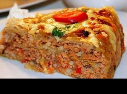 Nem készítek töltött káposztát, mióta kipróbáltam ezt a darált húsos rakott káposztát! Könnyen elkészül és fenséges!