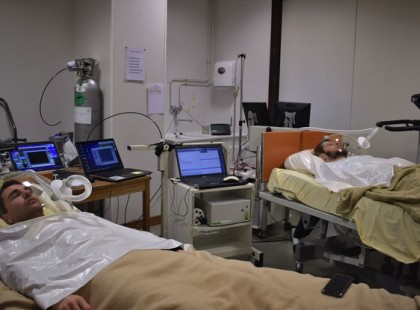 ÖTMILLIÓ FORINTOT KERESHETSZ KÉT HÓNAP ALATT ÉS CSAK FEKÜDNÖD KELL. NEM, EZ NEM VICC!