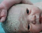 Az orvosnő idegességében megkérdezi a halott kisbaba nevét… a választól könnyes lett a szemünk!
