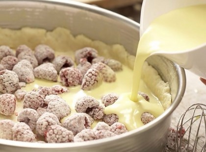 300 g málna, egy kis kreativitás és készül is a világ legfinomabb süteménye!