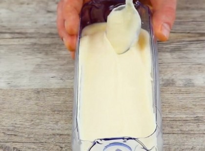 Anyósom kettévágott egy műanyag palackot és elkészítette a világ legfinomabb édességét!