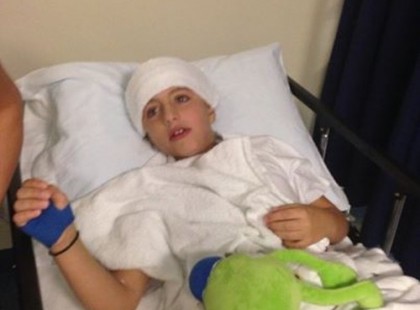 A fiatal fiú a műtét után felébred és meglátja, hogy az orvos tett valamit anélkül, hogy megkérdezte volna!