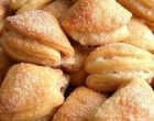250 g túró, néhány hozzávaló és már készülhet is ez az egyszerű és káprázatos sütemény!