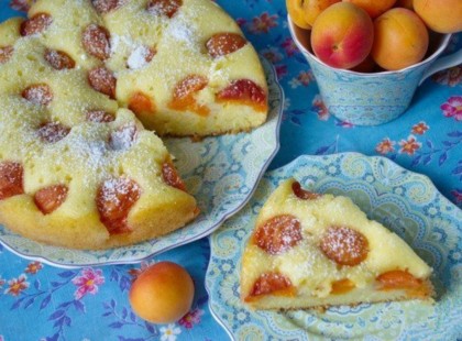 15 db barack, egy egyszerű kavart tészta és már készül is a legízletesebb barackos finomság!