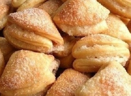 250 g túró, néhány hozzávaló és már készülhet is ez az egyszerű és káprázatos sütemény!