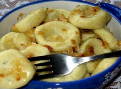 400 g burgonya, 170 g liszt, 80 g gríz, ki hinné, hogy ebből ilyen finom főétel lesz!