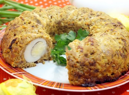 Fogta a kuglóf formát és olyan húsos finomságot készített, hogy a család szája tátva maradt!