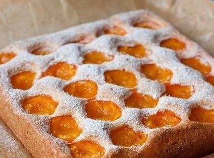 Kajszibarack, kevert tészta és már készül is a legínycsiklandóbb barackos pite!